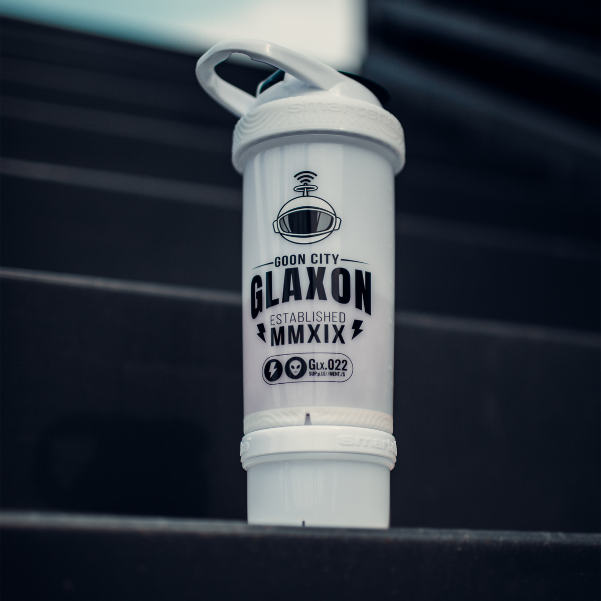 http://www.glaxon.com/cdn/shop/products/Shaker_WhiteGOONCITY_1200x1200.png?v=1663087376